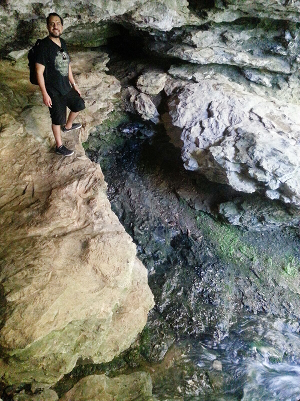 Juan-Fernando León hiking